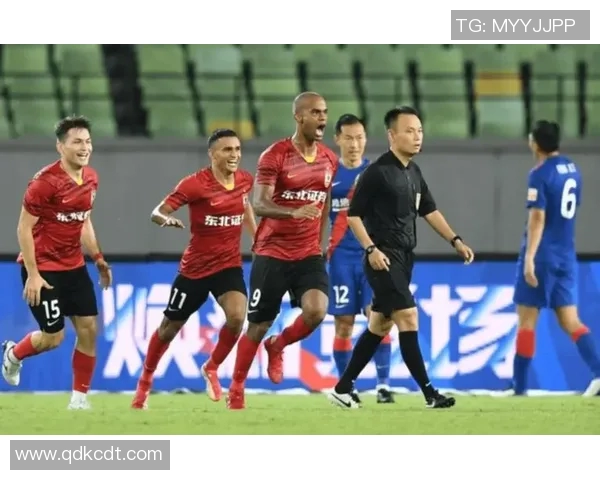 广州排球队以99分领跑冠军赛积分榜展现强劲实力