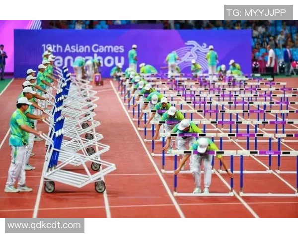 亚运会特别报道：杭州羽毛球队如何在挑战中实现历史性突破与辉煌成就